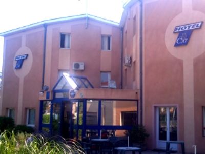 Cat'Hotel Bourg-de-Péage Esterno foto